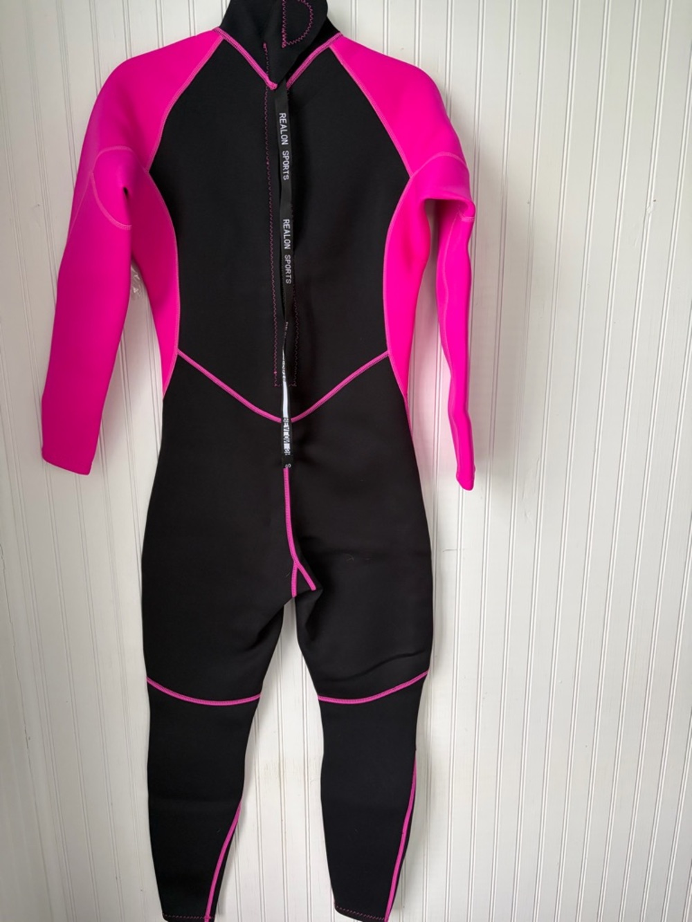 RealOn Sports (M) Black & Hot Pink Full Wetsuit - Back Zip (NWOT)